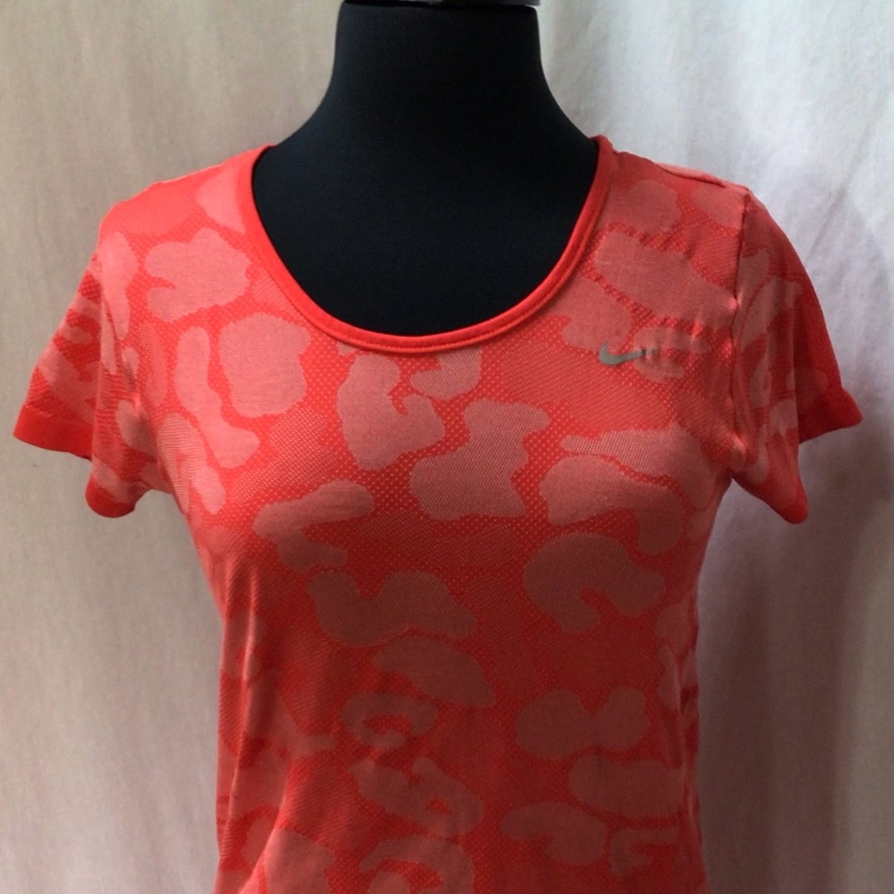 Nike Orange dri-fit Athletic Women’s top size Medium